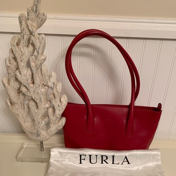 🔥BRAND NEW🔥 FURLA in Bright Red Leather - Picture 4 of 6